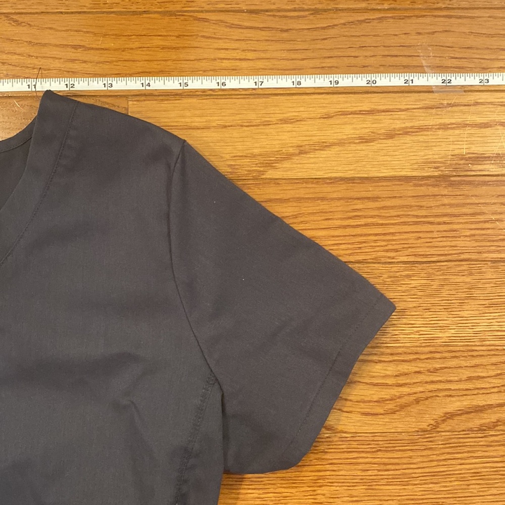 Scrup top - Picture 4 of 6